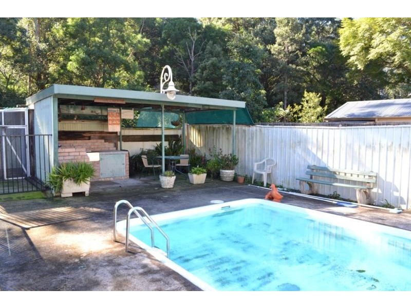 16 Corrie Rd, Woonona NSW 2517