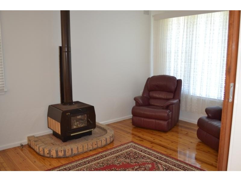 16 Corrie Rd, Woonona NSW 2517