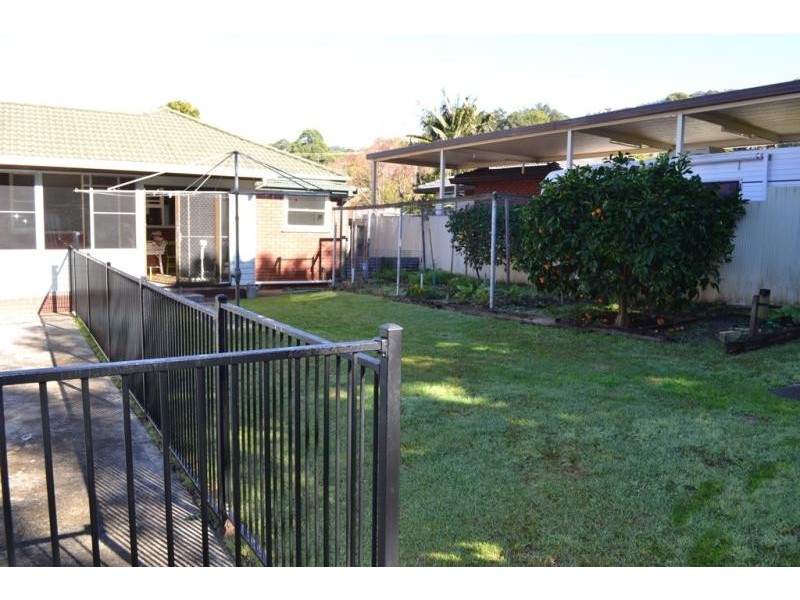 16 Corrie Rd, Woonona NSW 2517