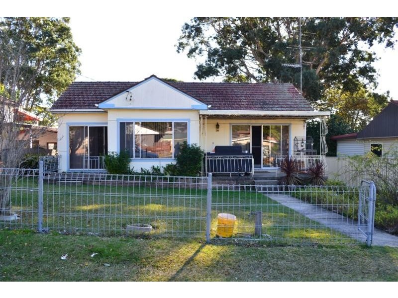36 Simpson Pde, Albion Park NSW 2527