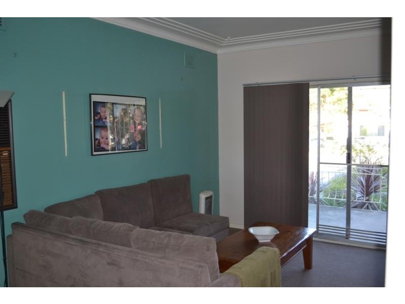 36 Simpson Pde, Albion Park NSW 2527