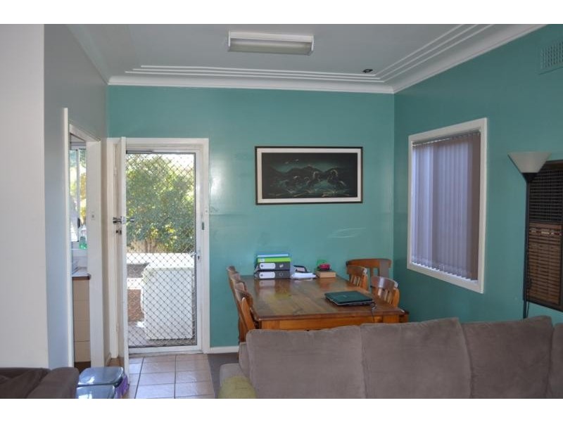 36 Simpson Pde, Albion Park NSW 2527