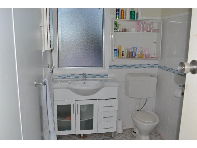 36 Simpson Pde, Albion Park NSW 2527