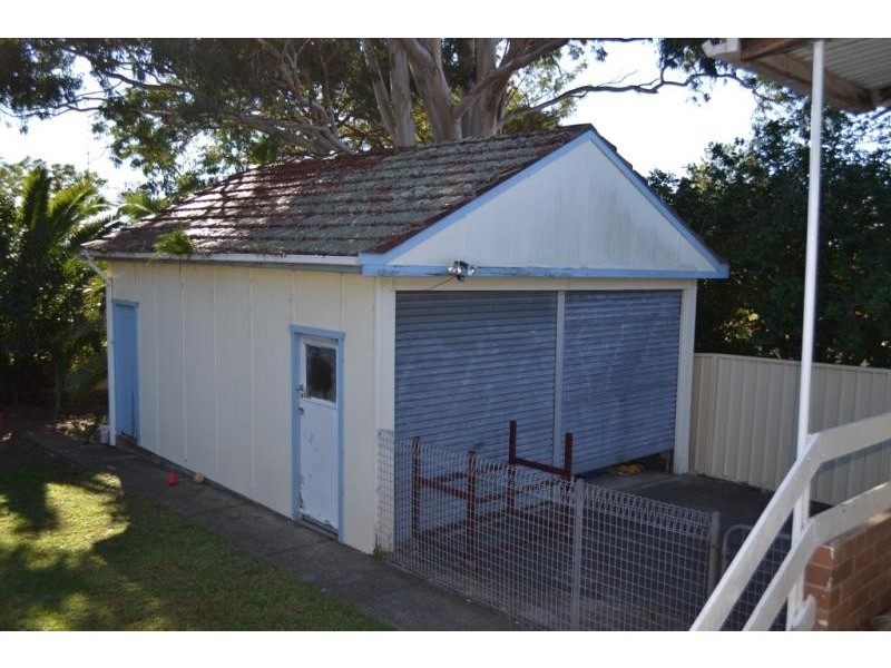 36 Simpson Pde, Albion Park NSW 2527