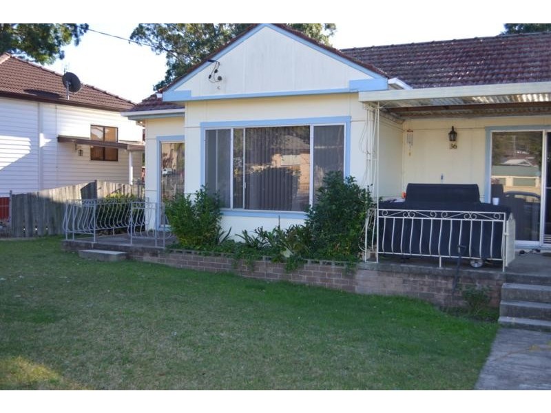 36 Simpson Pde, Albion Park NSW 2527