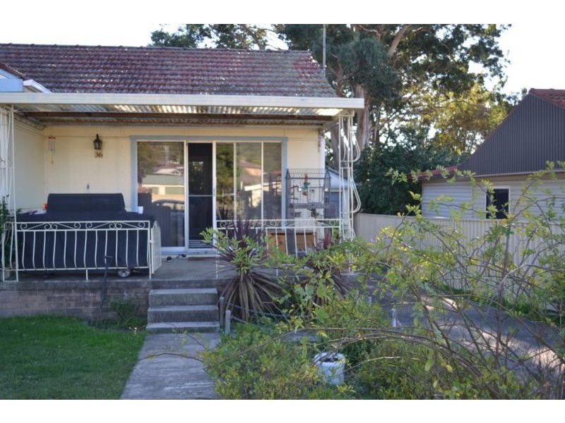 36 Simpson Pde, Albion Park NSW 2527