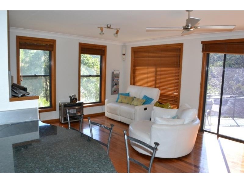 43 Valley Dr, Figtree NSW 2525