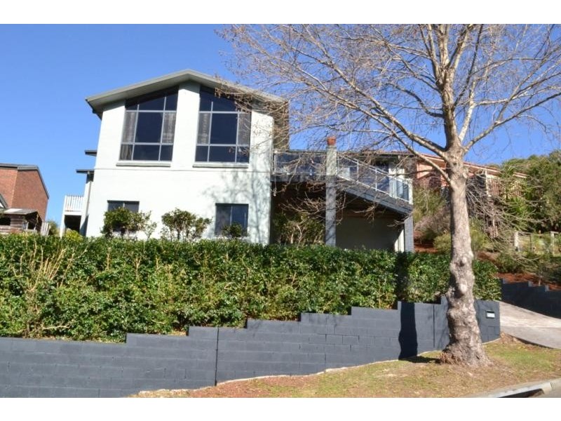 43 Valley Dr, Figtree NSW 2525