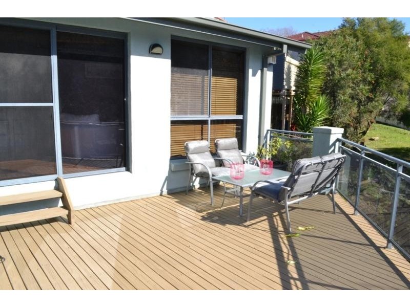 43 Valley Dr, Figtree NSW 2525