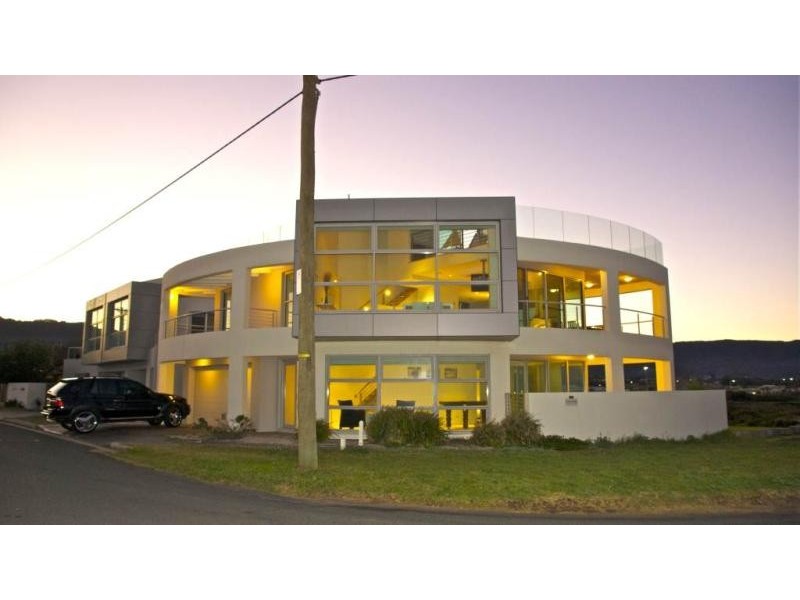 1/2 Kurraba Rd, Woonona NSW 2517