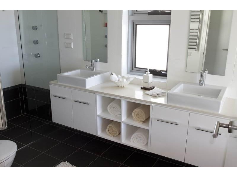 1/2 Kurraba Rd, Woonona NSW 2517