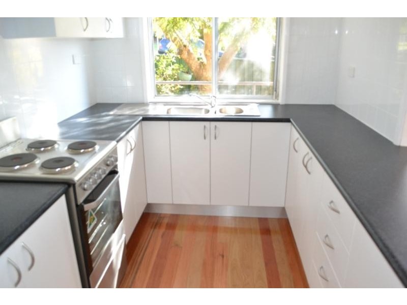 23 Gray St, Woonona NSW 2517