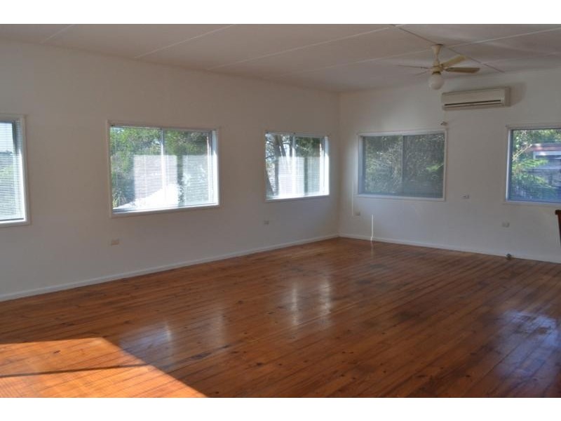 23 Gray St, Woonona NSW 2517