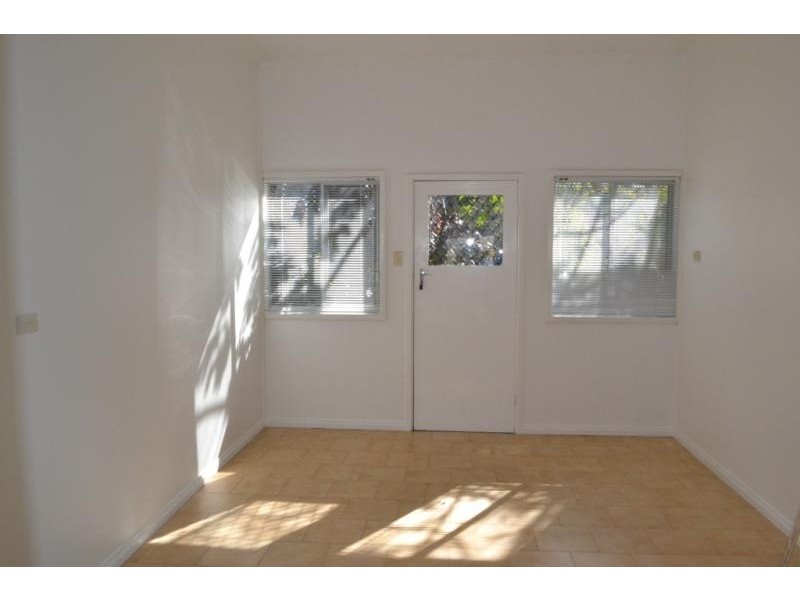 23 Gray St, Woonona NSW 2517