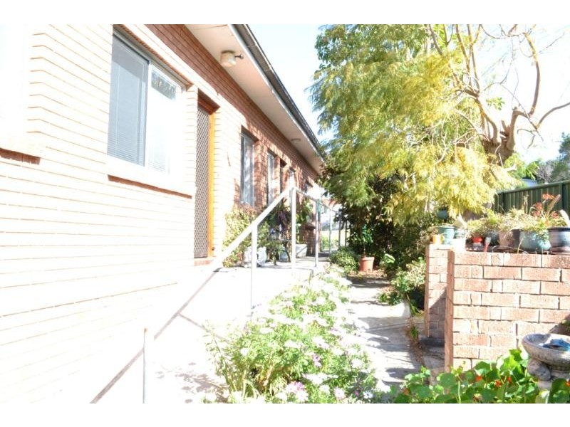 23 Gray St, Woonona NSW 2517