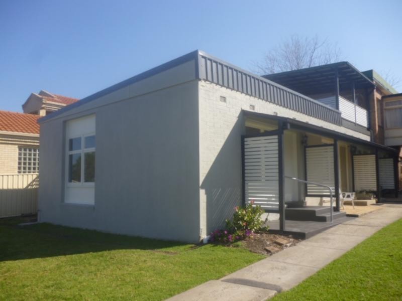 1/12 Jutland  Ave, Coniston NSW 2500