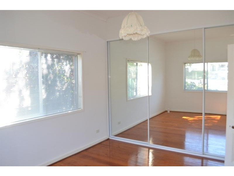 23 Gray St, Woonona NSW 2517