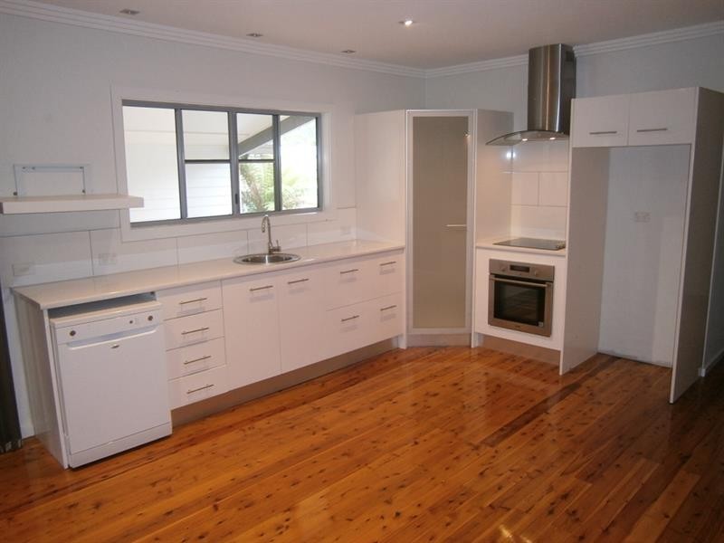 5 Kenneth Gr, Balgownie NSW 2519