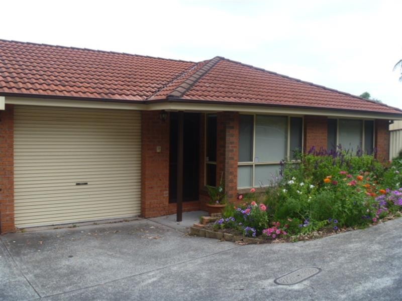 8/25 Robertson  St, Coniston NSW 2500