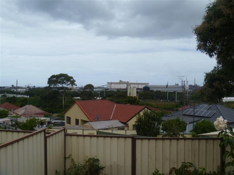 8/25 Robertson  St, Coniston NSW 2500