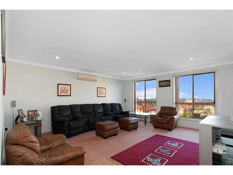 6 Menindee Cl, Flinders NSW 2529