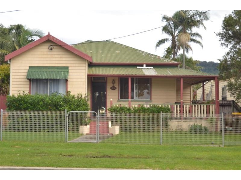 18 Mitchell  Rd, Woonona NSW 2517