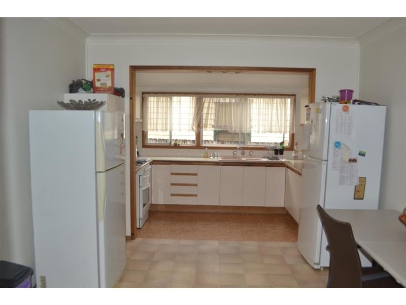 18 Mitchell  Rd, Woonona NSW 2517