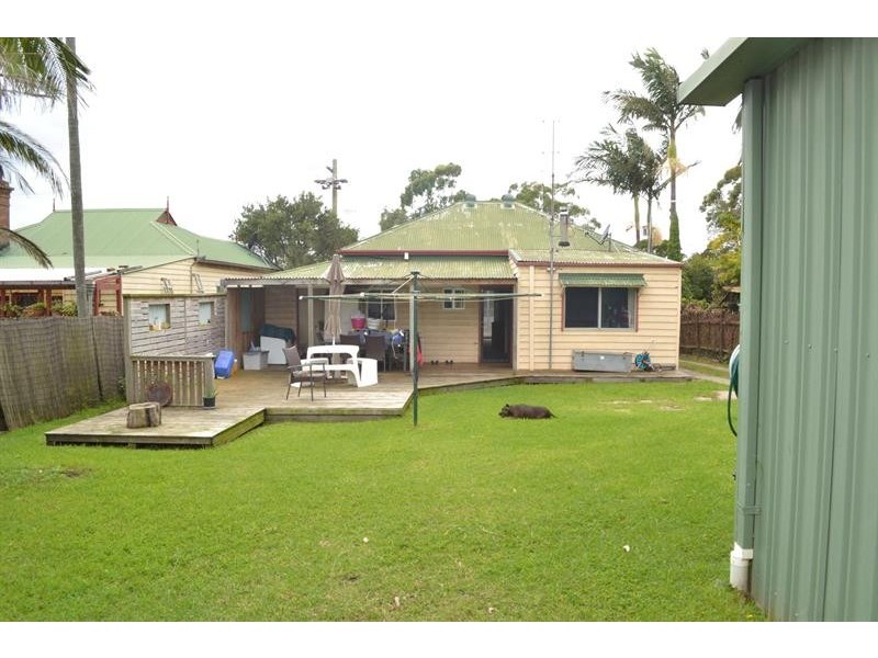 18 Mitchell  Rd, Woonona NSW 2517
