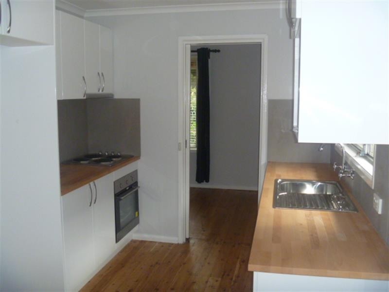 9 Ash Ave, Albion Park Rail NSW 2527