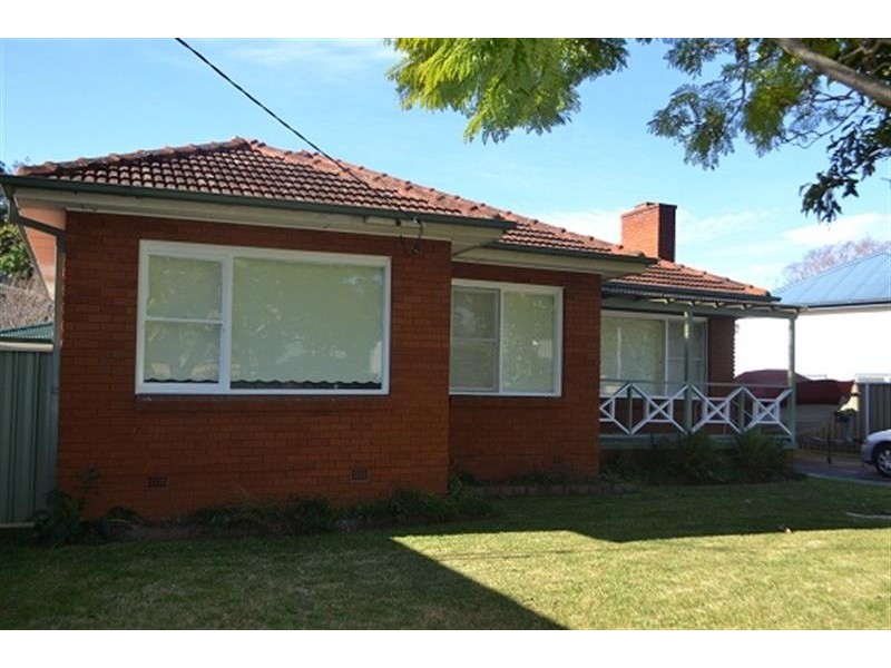 49 Euroka  St, West Wollongong NSW 2500