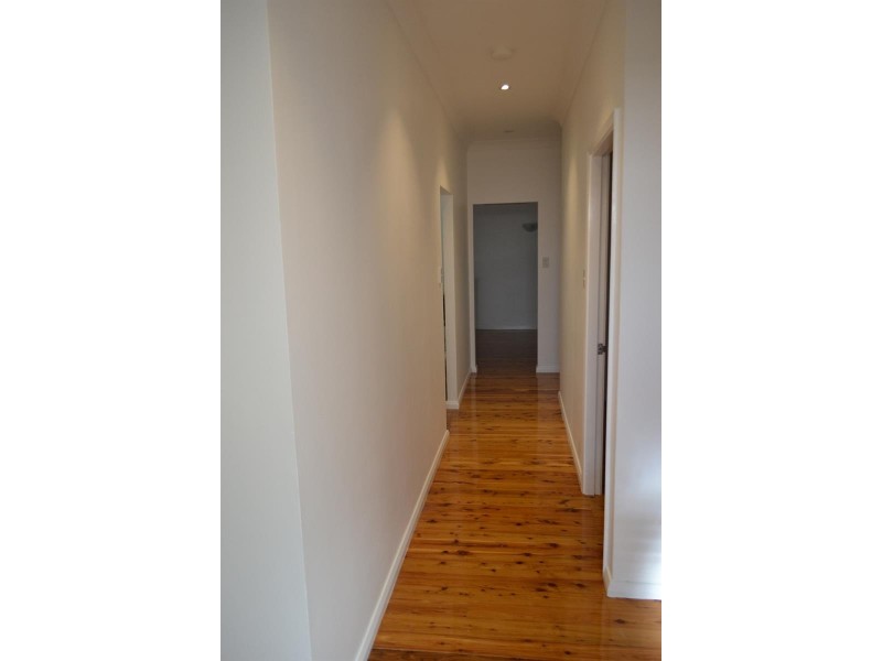 49 Euroka  St, West Wollongong NSW 2500