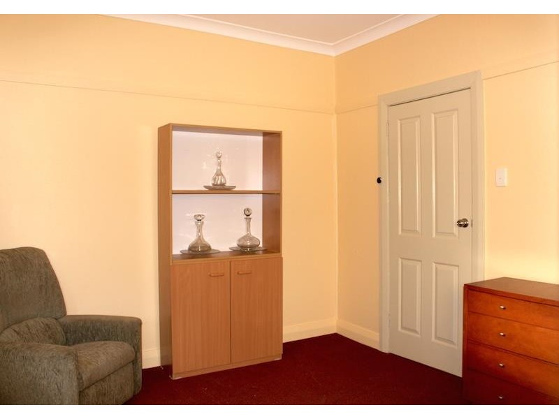 Room 1/81a Wentworth St, Port Kembla NSW 2505