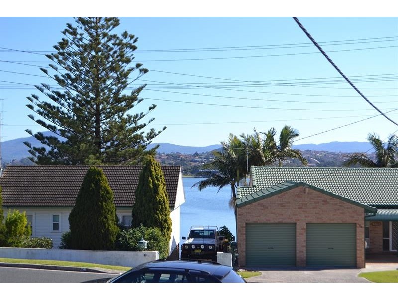 79 Lakeview Pde, Primbee NSW 2502