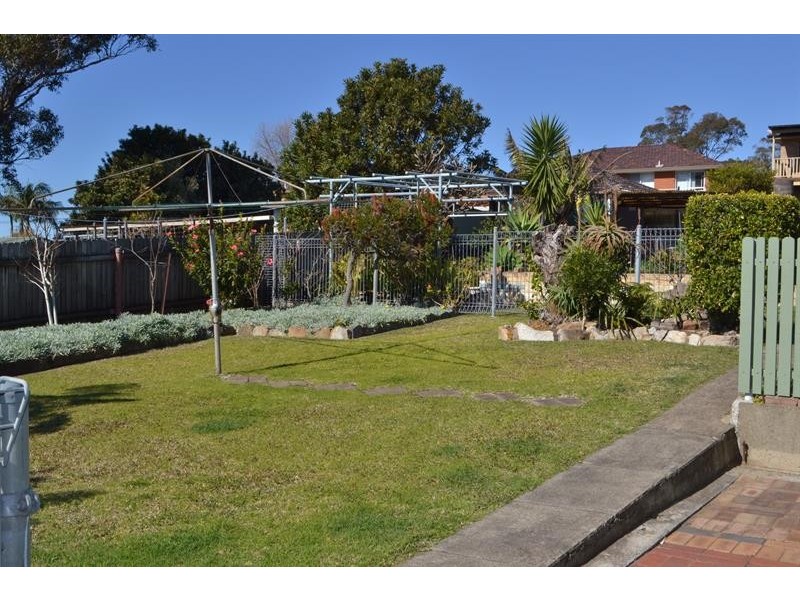 79 Lakeview Pde, Primbee NSW 2502