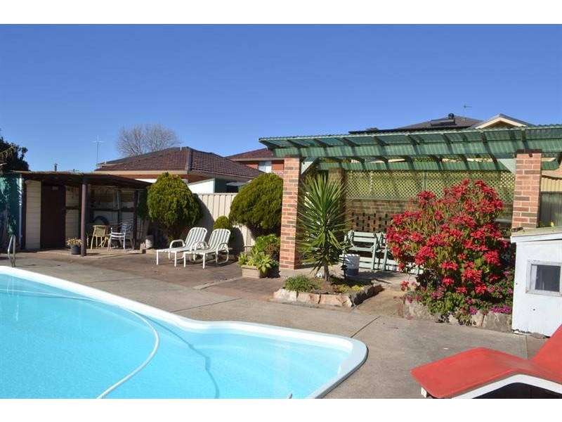 79 Lakeview Pde, Primbee NSW 2502