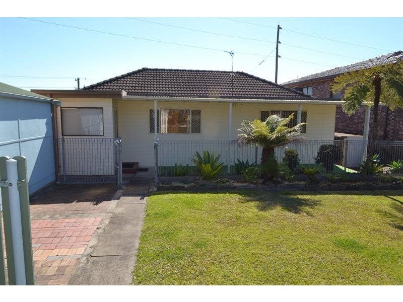 79 Lakeview Pde, Primbee NSW 2502
