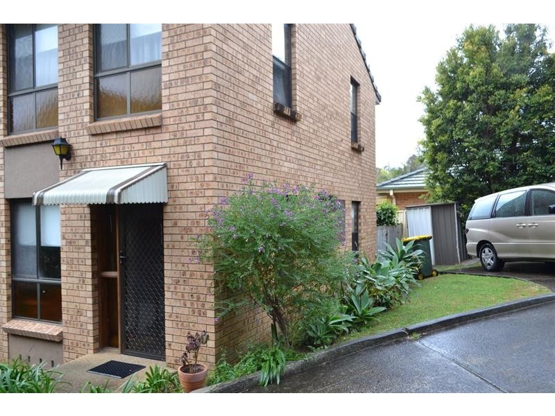 2/2a Myuna  Way, Mangerton NSW 2500