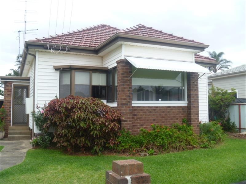 19 Norman  St, Fairy Meadow NSW 2519