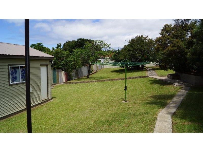 7 Weekes St, Balgownie NSW 2519
