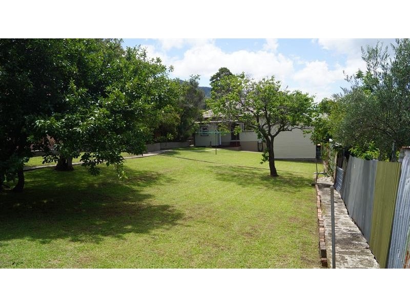 7 Weekes St, Balgownie NSW 2519