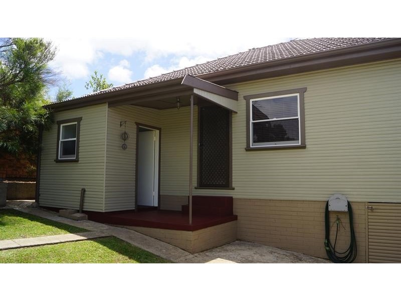 7 Weekes St, Balgownie NSW 2519