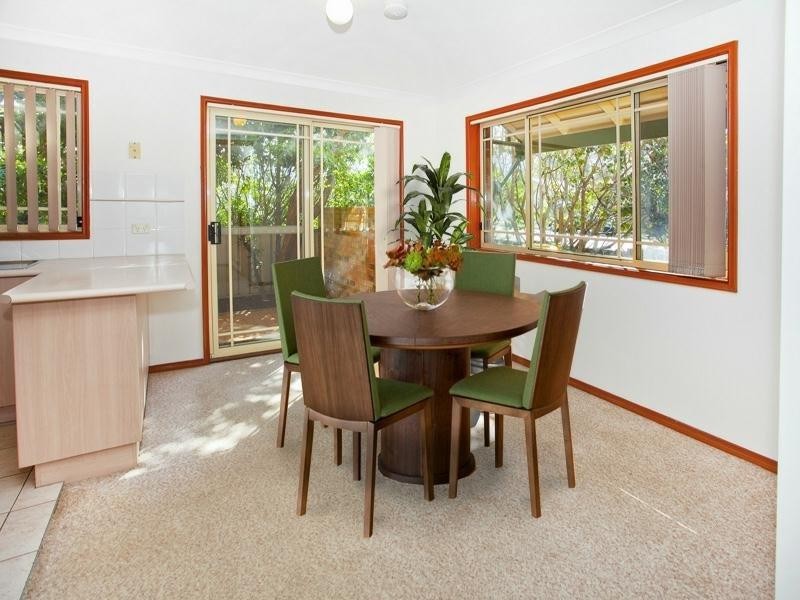 1/215 Lawrence Hargrave Dr, Thirroul NSW 2515