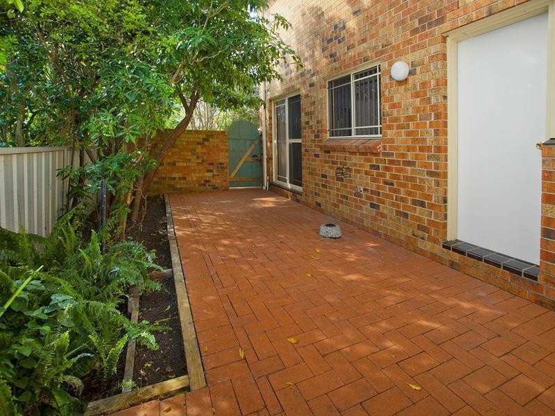 1/215 Lawrence Hargrave Dr, Thirroul NSW 2515