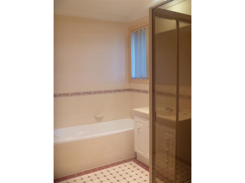 1/8 Cowper St, Fairy Meadow NSW 2519