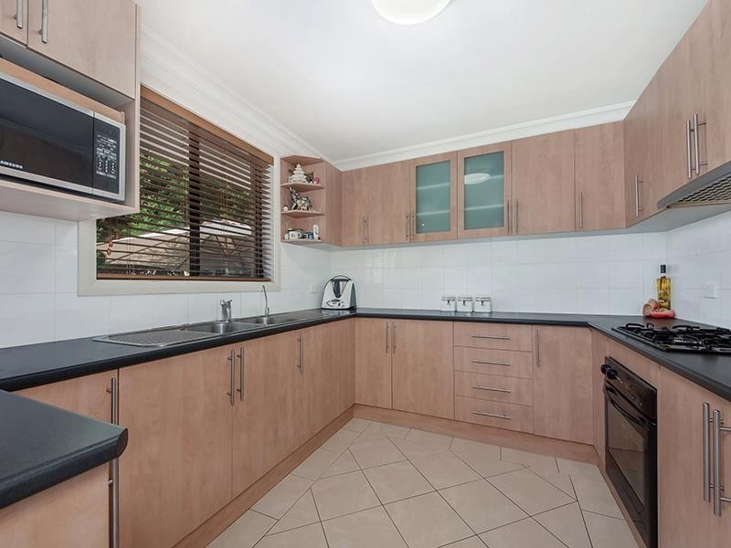 15a Albert St, Unanderra NSW 2526