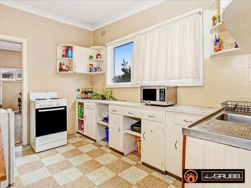 21 Murray Rd, Corrimal NSW 2518