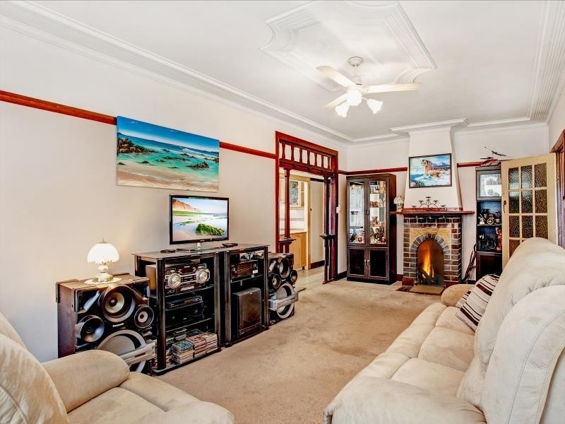 29 Dick St, Corrimal NSW 2518