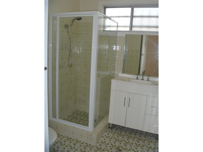 9 Pringle Rd, Fairy Meadow NSW 2519