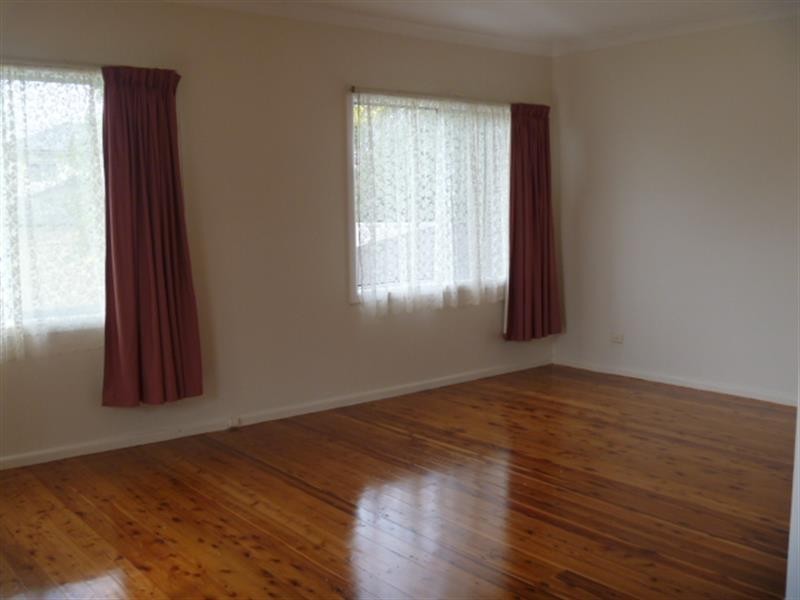 9 Pringle Rd, Fairy Meadow NSW 2519