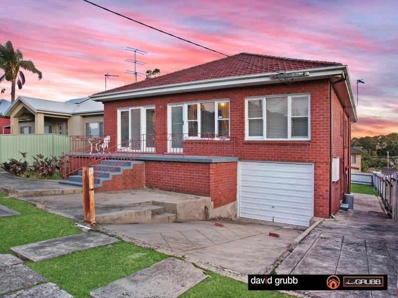 71 Heaslip St, Coniston NSW 2500
